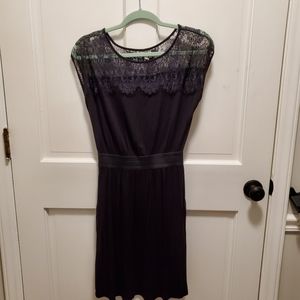 Cotton and lace dress. Has pockets!